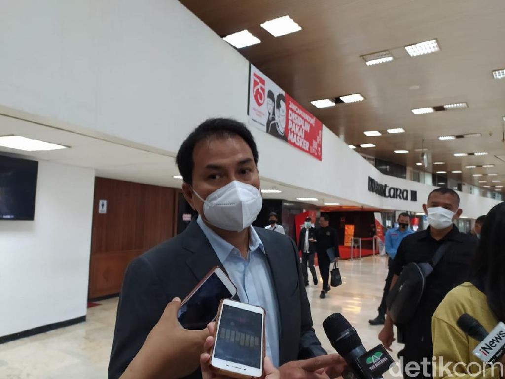 Pimpinan DPR Minta Warga Tak Tiru Raffi Ahmad yang Party Usai Vaksin